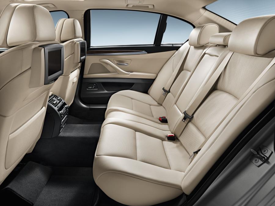  BMW 5-Series Long-Wheelbase 2010 года  (CN) (фото 30 из 77)